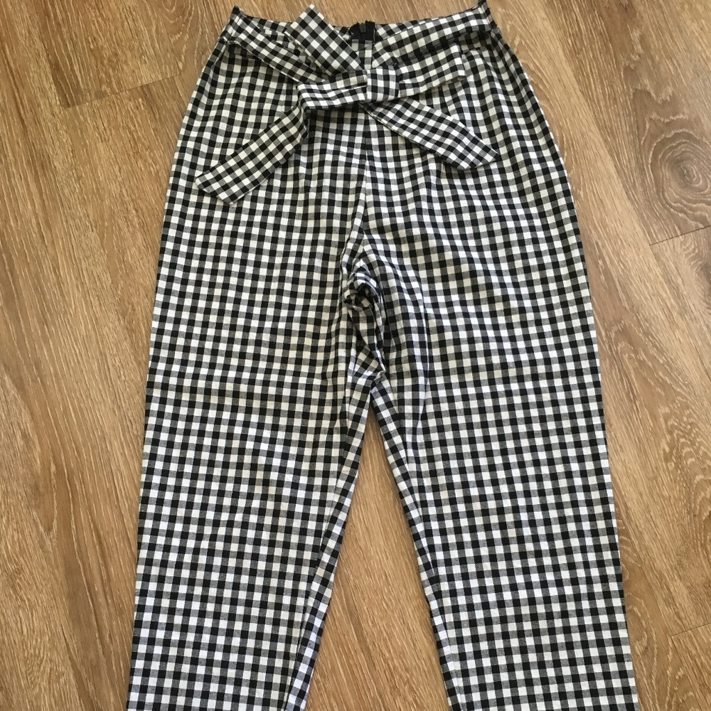 Black and White High Waisted Pants with Bow Detail